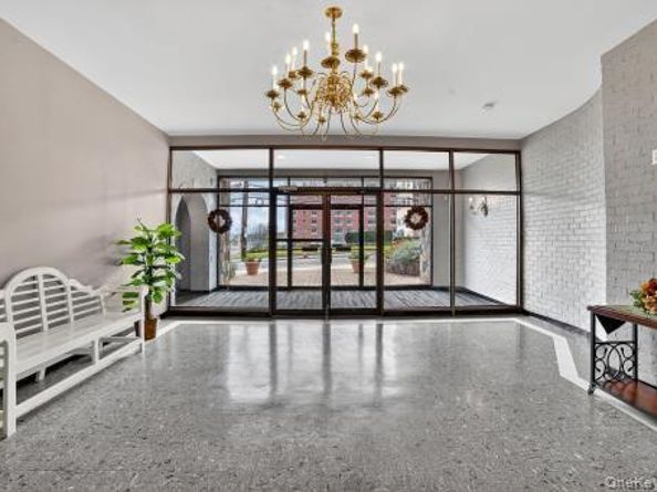 25 Lake Street 6K, White Plains NY 10603