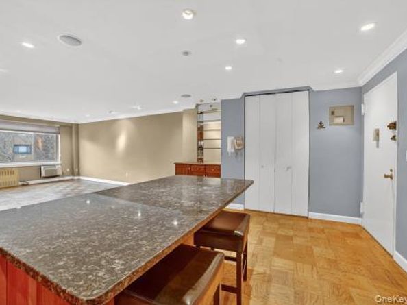 25 Lake Street 6K, White Plains NY 10603