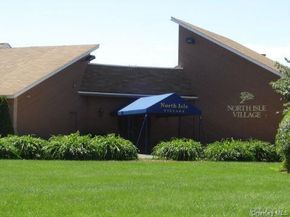 226 Pointe 226, Coram NY 11727