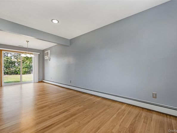 15 Whalen Street, North Babylon NY 11703