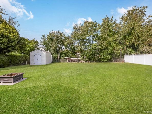 15 Whalen Street, North Babylon NY 11703
