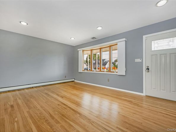15 Whalen Street, North Babylon NY 11703