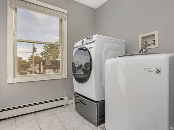15 Whalen Street, North Babylon NY 11703