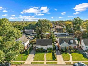 38 primrose Drive, New Hyde Park NY 11040
