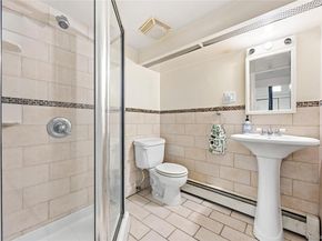 38 primrose Drive, New Hyde Park NY 11040