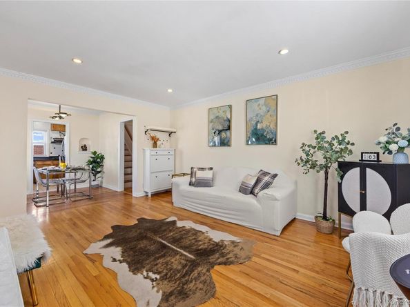 38 primrose Drive, New Hyde Park NY 11040