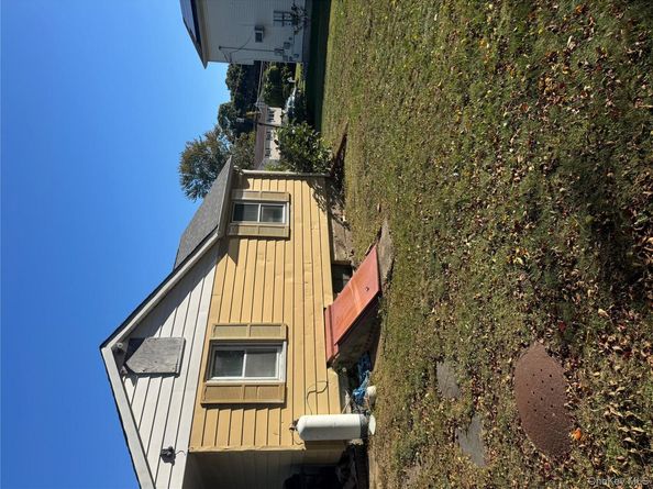 166 & 170 Woodrow Parkway, West Babylon NY 11704