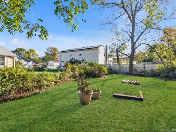 166 & 170 Woodrow Parkway, West Babylon NY 11704