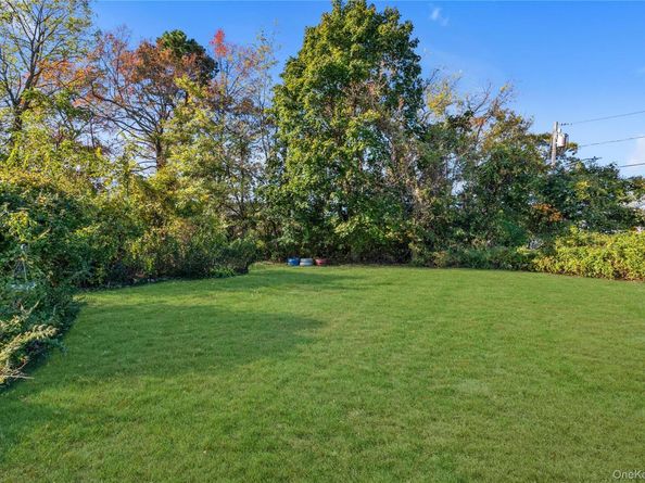 166 & 170 Woodrow Parkway, West Babylon NY 11704