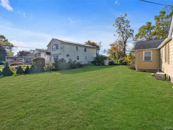 166 & 170 Woodrow Parkway, West Babylon NY 11704