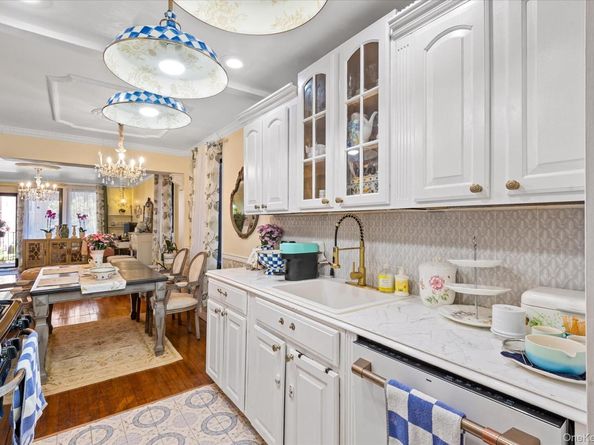 7401 Shore Road 1E, Brooklyn NY 11209