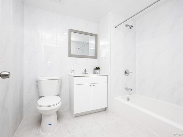 70-40 45th Avenue 8D, Woodside NY 11377
