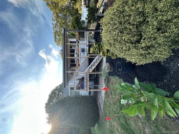 558 Meadow Road