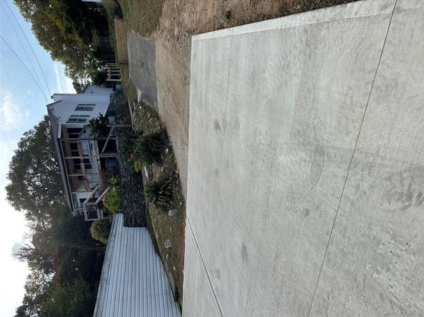 558 Meadow Road, Kings Park NY 11754