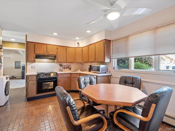24 Windmill Lane, Levittown NY 11756