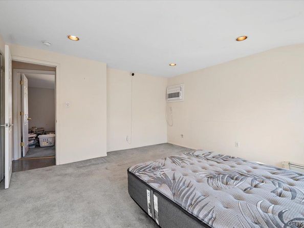 24 Windmill Lane, Levittown NY 11756