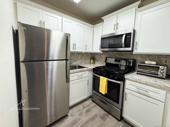 37 El Camino Court 37, Coram NY 11727