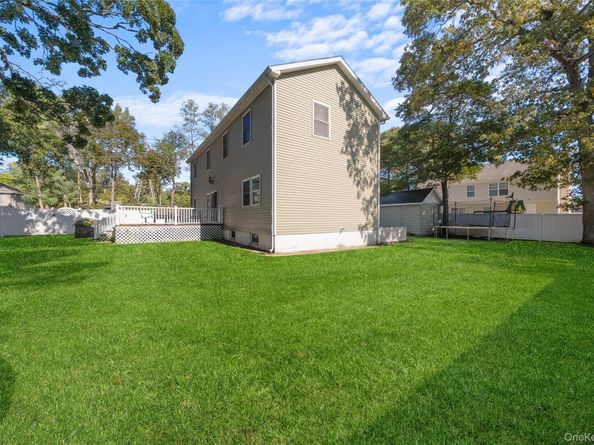 80 Prince Road, Rocky Point NY 11778