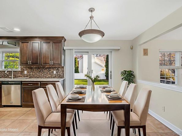 2 Max Way, Commack NY 11725