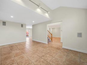 2 Max Way, Commack NY 11725