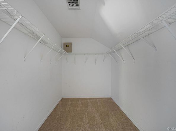 2 Max Way, Commack NY 11725