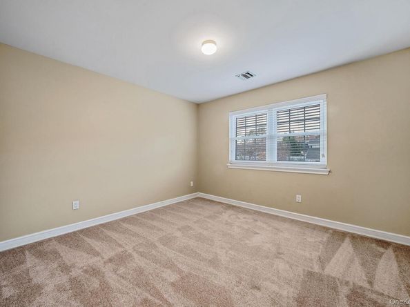 2 Max Way, Commack NY 11725