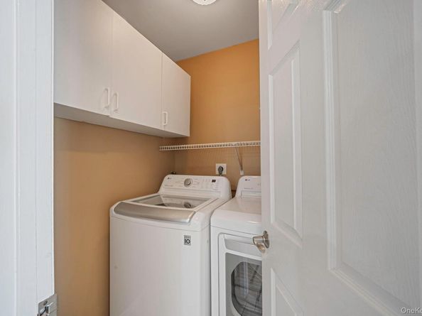 2 Max Way, Commack NY 11725