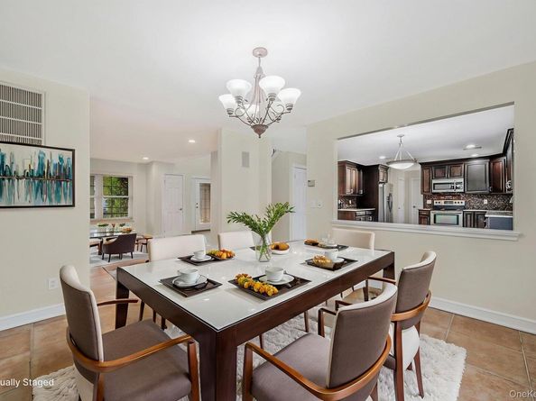 2 Max Way, Commack NY 11725