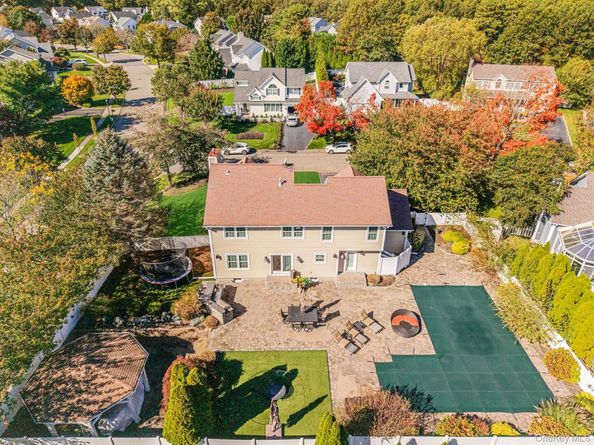 2 Max Way, Commack NY 11725