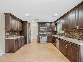 2 Max Way, Commack NY 11725