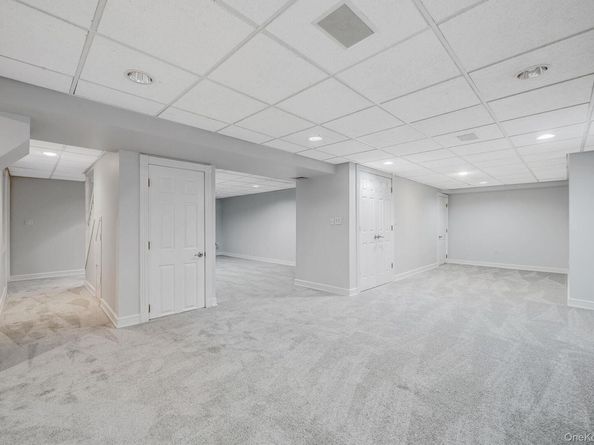 2 Max Way, Commack NY 11725