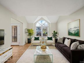 2 Max Way, Commack NY 11725