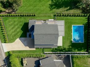 135 South Road, Westhampton NY 11977