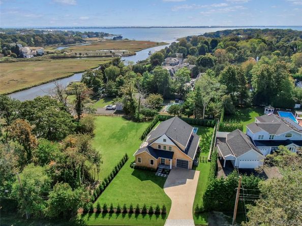 135 South Road, Westhampton NY 11977