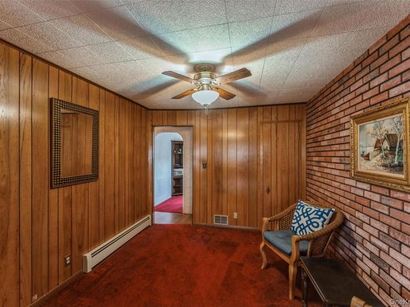 596 Foch Boulevard, Williston Park NY 11596