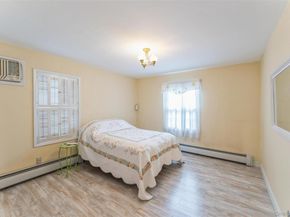 596 Foch Boulevard, Williston Park NY 11596