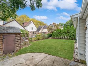 596 Foch Boulevard, Williston Park NY 11596