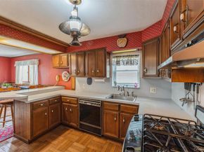 596 Foch Boulevard, Williston Park NY 11596