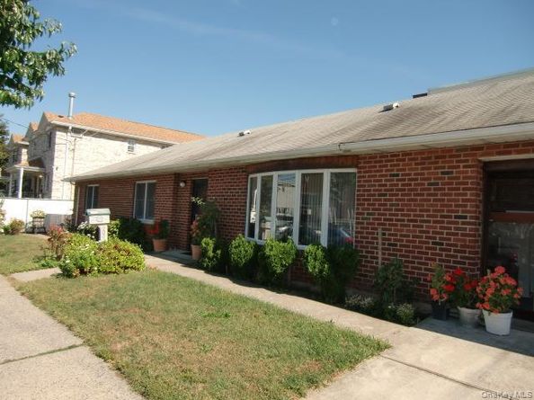 900 Vincent Avenue, Bronx NY 10465