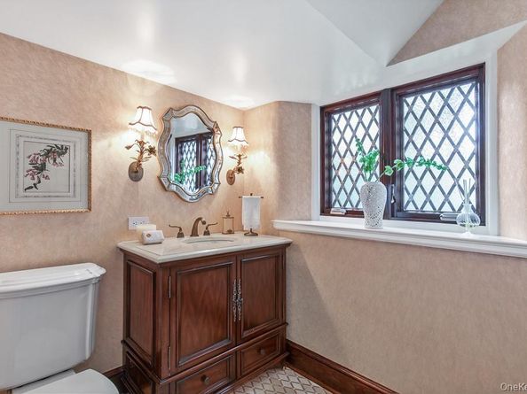 21 Hampshire Road, Bronxville NY 10708