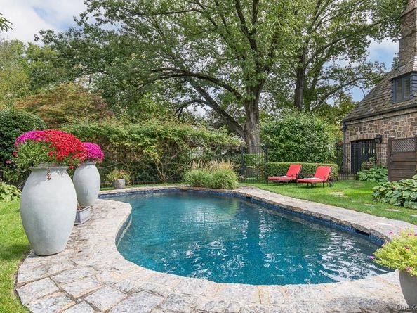 21 Hampshire Road, Bronxville NY 10708