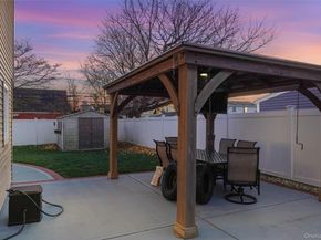 18 Plow Lane, Levittown NY 11756