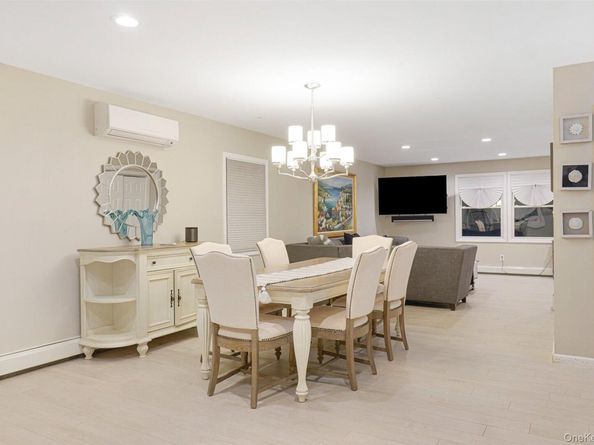 18 Plow Lane, Levittown NY 11756