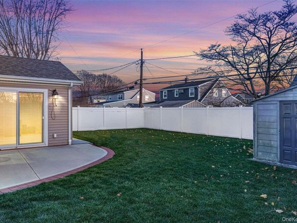 18 Plow Lane, Levittown NY 11756
