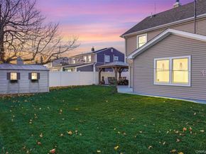 18 Plow Lane, Levittown NY 11756