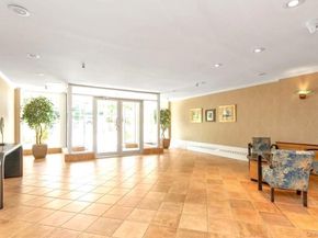 25 Park Place 3R, Great Neck Plaza NY 11021