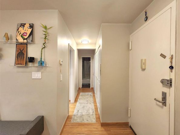 25 Park Place 3R, Great Neck Plaza NY 11021