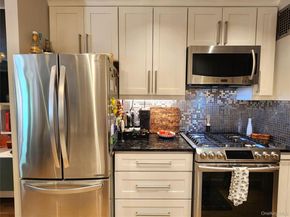 25 Park Place 3R, Great Neck Plaza NY 11021