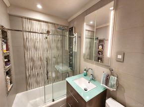 25 Park Place 3R, Great Neck Plaza NY 11021