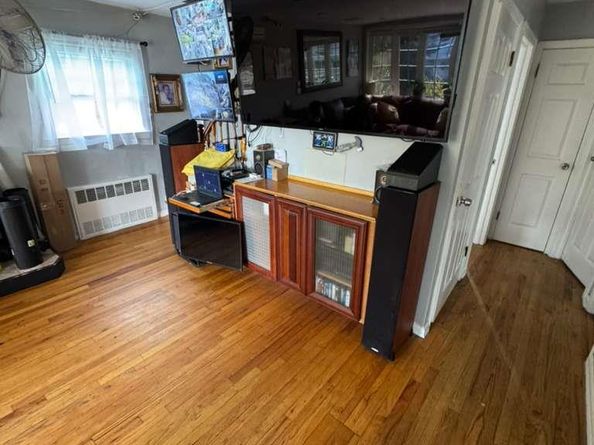 35 HARVARD Street, Valley Stream NY 11580